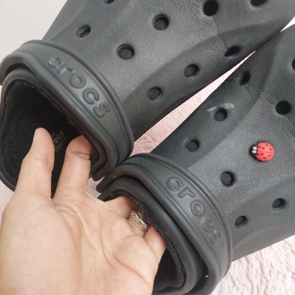 Crocs Fleece Lined Slip-on Sandals, Mens 8 Womens 10 Black - Picture 2 of 7